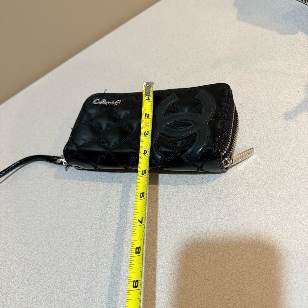 Black Patent Quilted‎ Wristlet - Picture 16 of 16